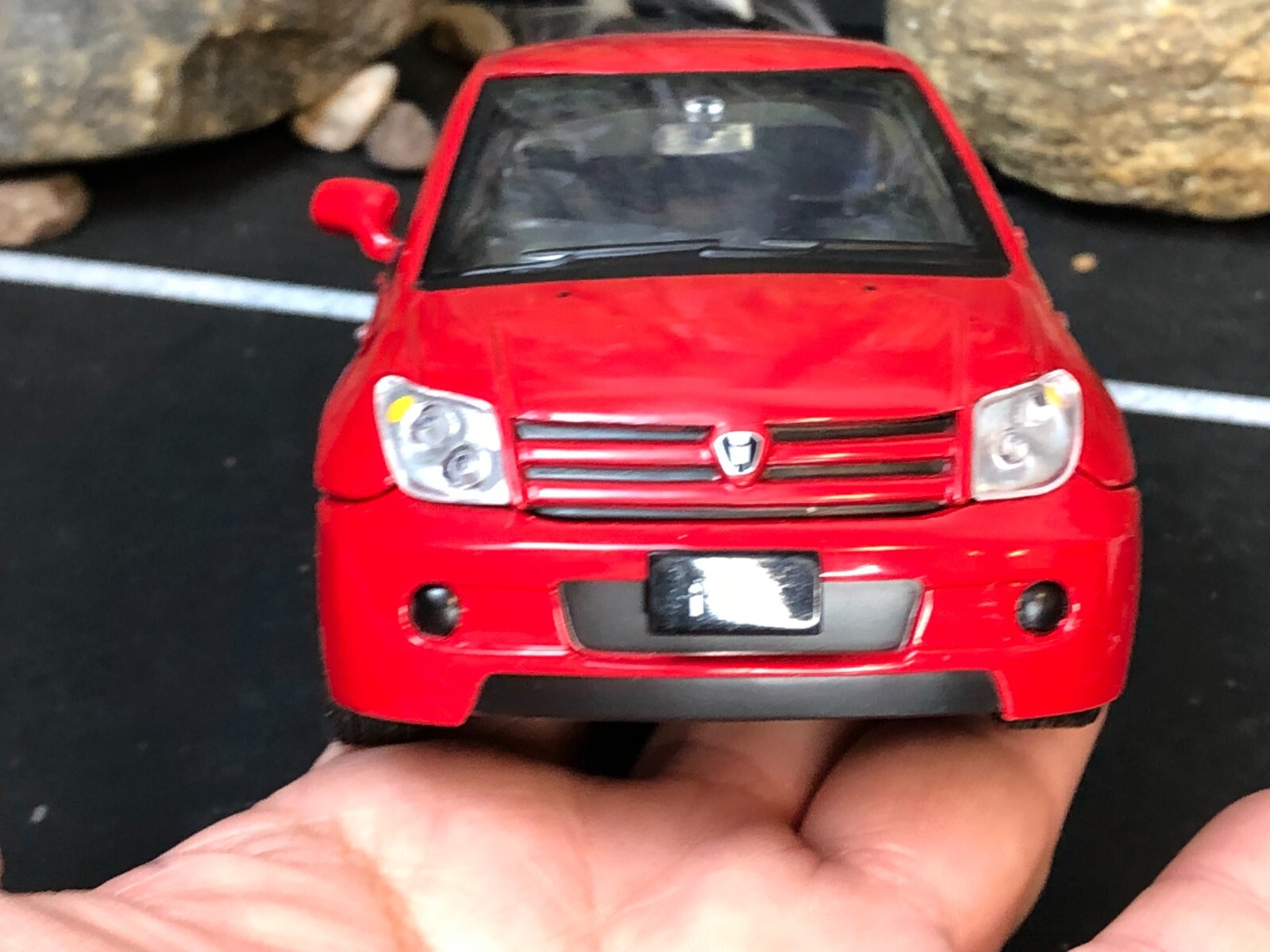 Imperfect 1:24 Diecast Car RED TOYOTA IST Official Licensed Product AS-IS