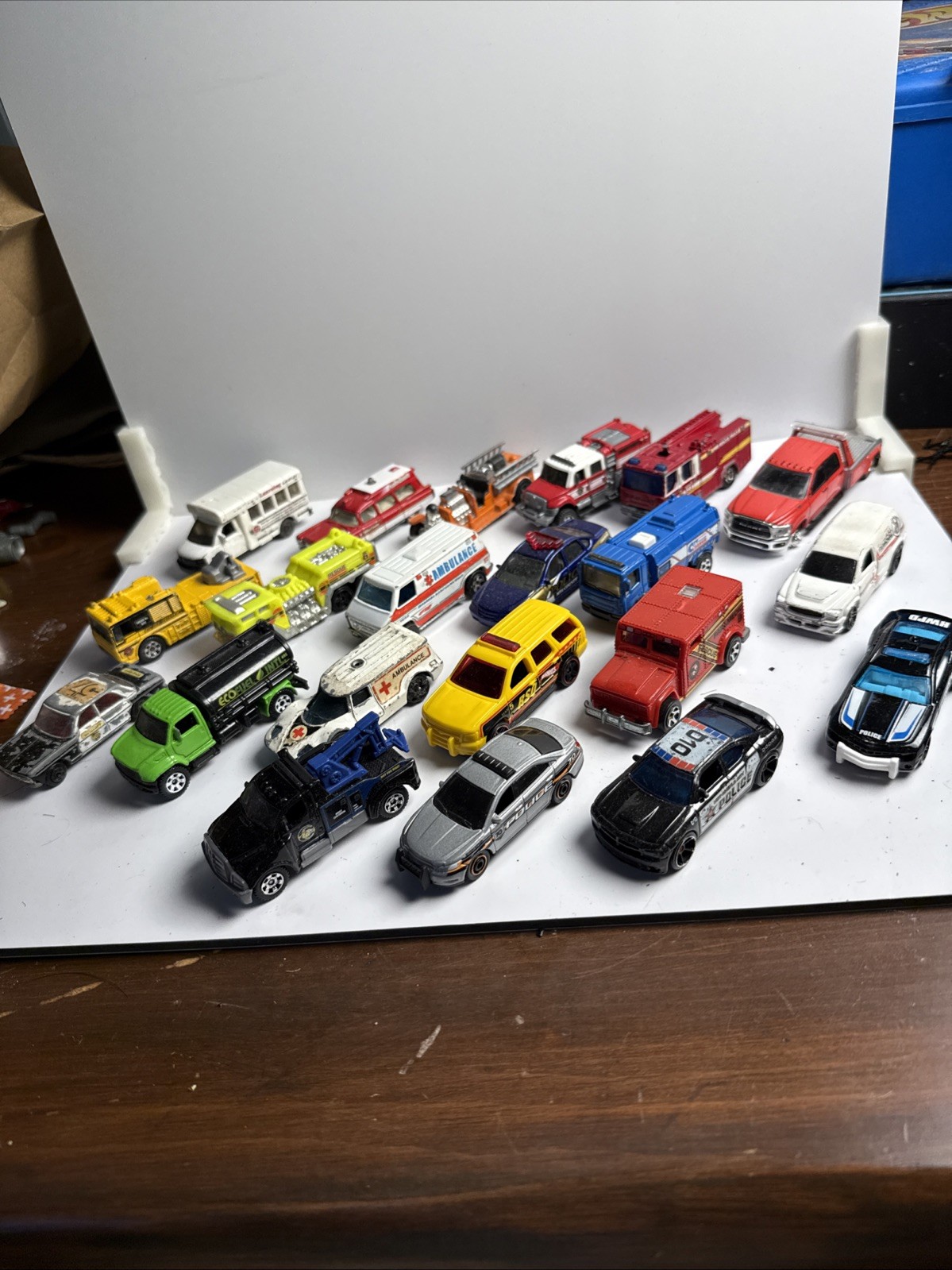 Hot Wheels Matchbox Emergency Vehicle Lot Police Fire Truck Ambulance Rescue 21p