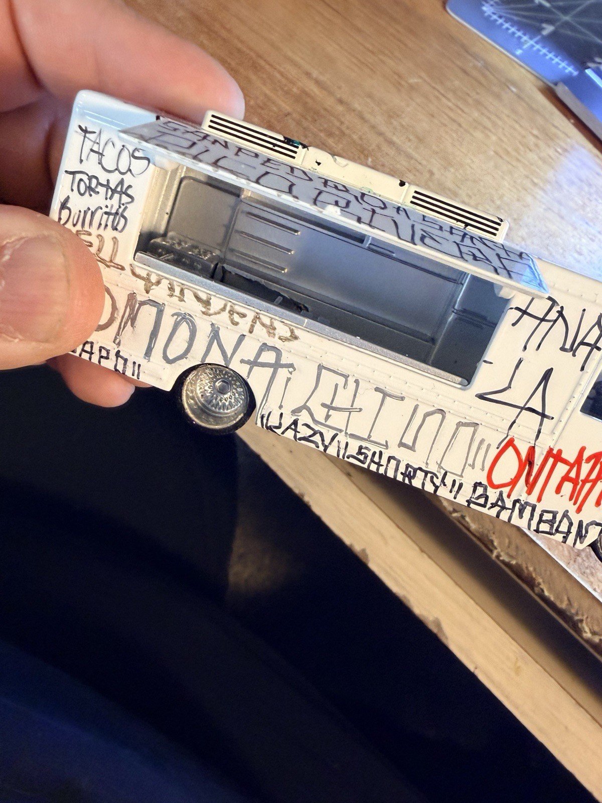 Food Truck MIJO 1:64 Die-cast American Diorama California Graffiti Taco Truck