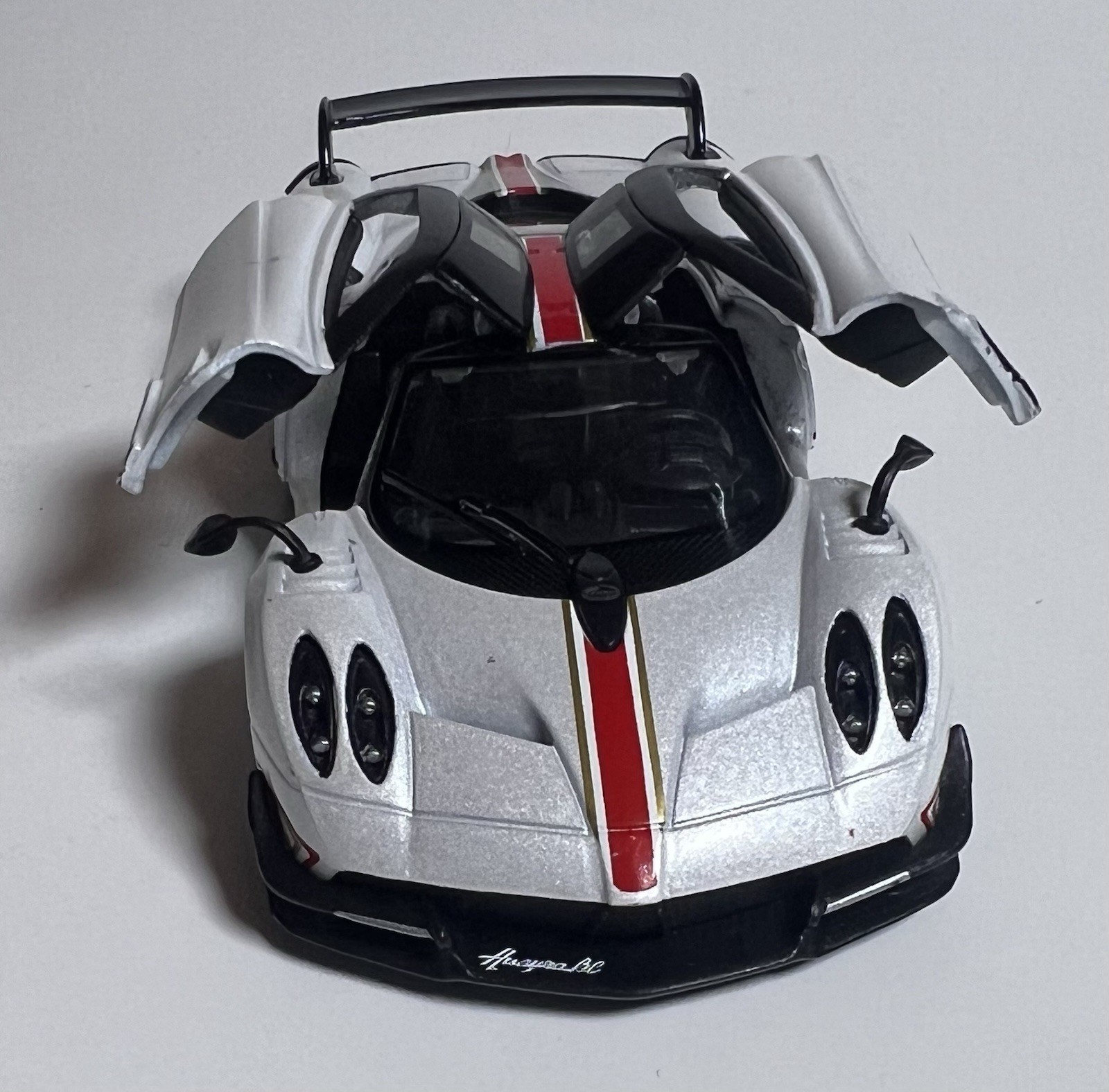 Kinsmart Pagani Huayra BC 1:38 Diecast Car Silver Black Red Opening Doors 2016