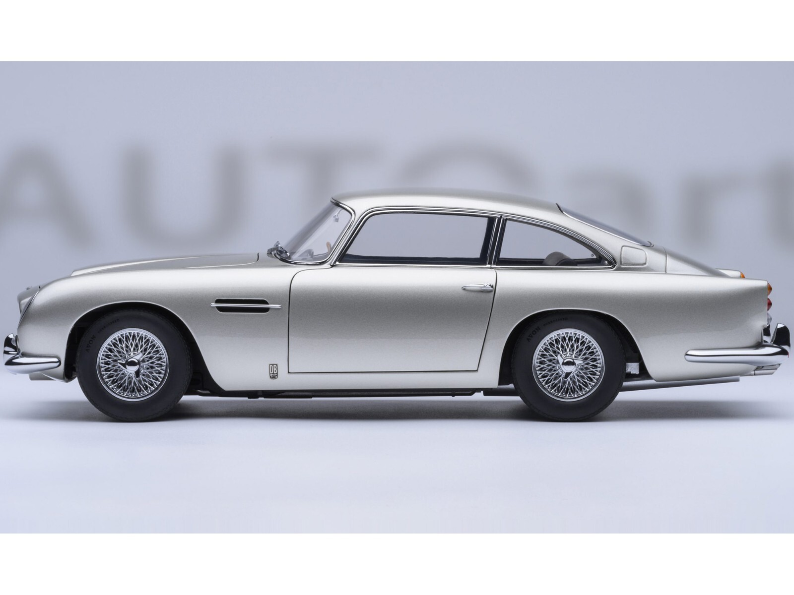 ASTON MARTIN DB5 RHD BIRCH SILVER 1/18 MODEL CAR BY AUTOART 70287