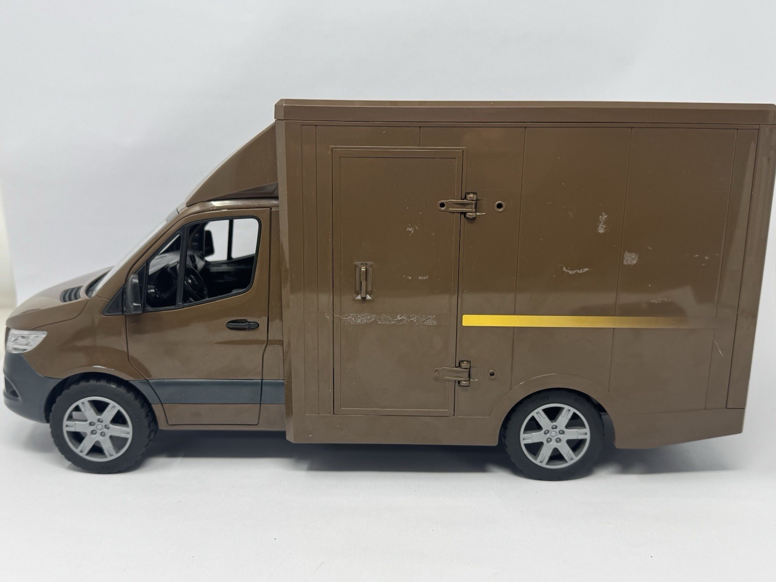 Bruder Brown UPS Mercedes-Benz Sprinte Delivery Truck Van 1/16