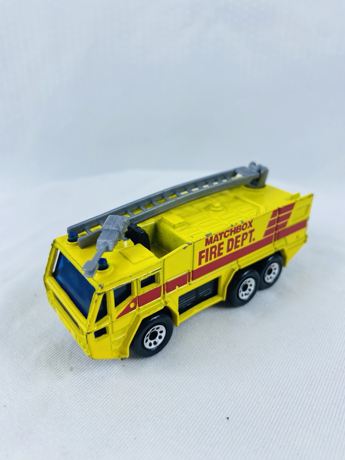 Lot of 8 Matchbox DieCast 1/64 Police, Fire, Rescue Trucks