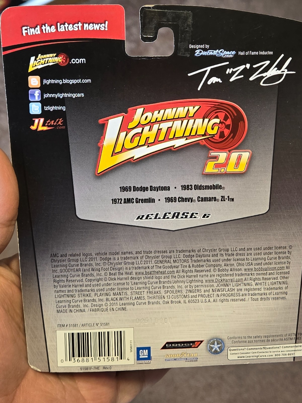 JOHNNY LIGHTNING 2.0 R6 LEATHERMAN 1969 CHEVY CAMARO ZL1 WHITE LIGHTNING⚡️RARE!