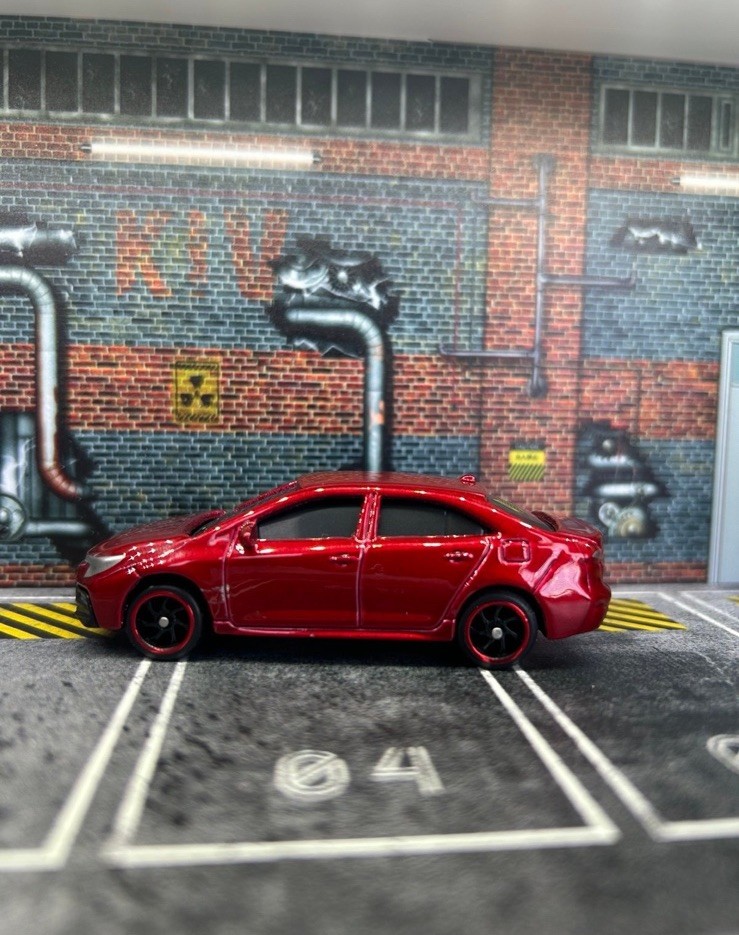 2021 Toyota Corolla Red Metallic Maisto Collection 12419 1/64 Wheels Swap