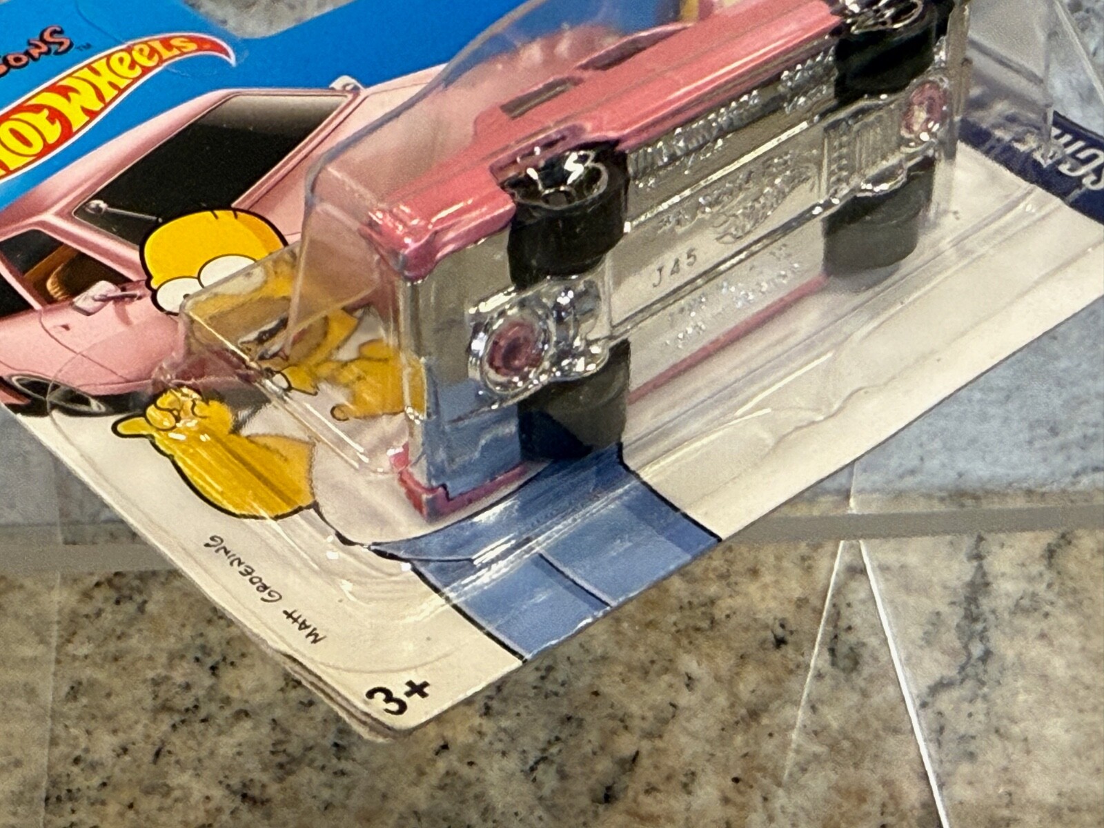New 2017 Hot Wheels Screen Time Short Card – The Simpsons Family Car Pink Sedan