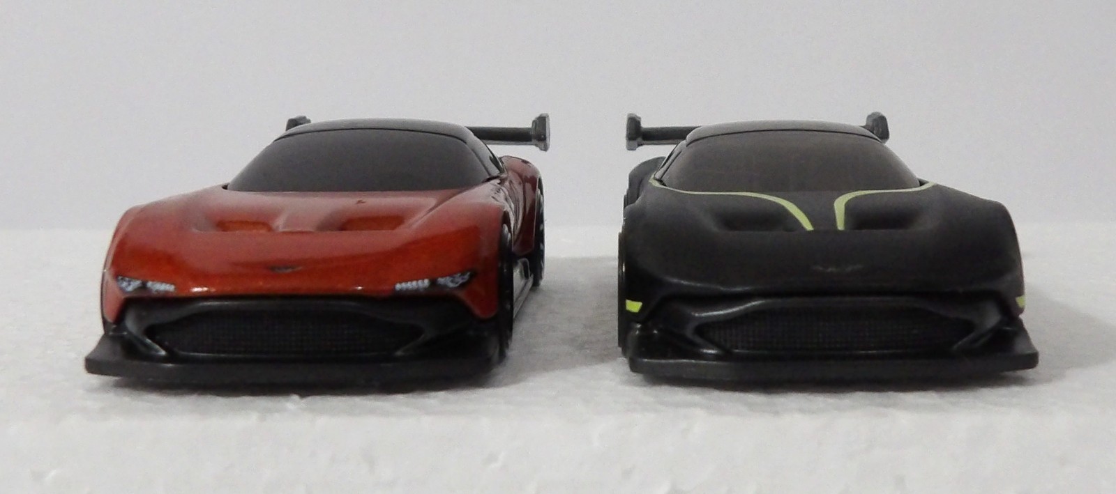Hot Wheels Aston Martin Vulcan 5 Pack Exclusives Very Nice JC15