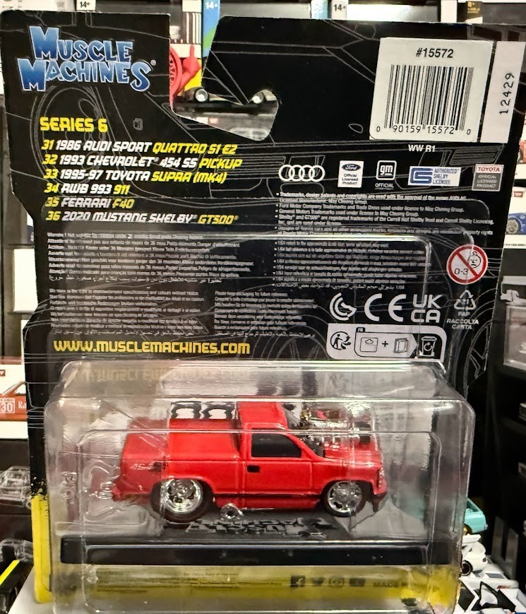 Muscle Machines 1993 Chevrolet 454 SS Pickup Truck Red 1/64