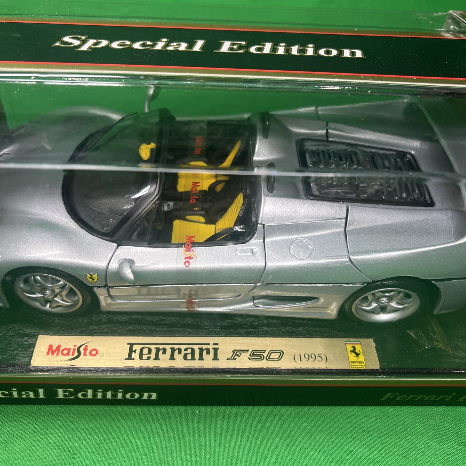 Maisto Silver Ferrari 550 Hard-Top 1:18 Diecast Special Edition Model NEW IN BOX