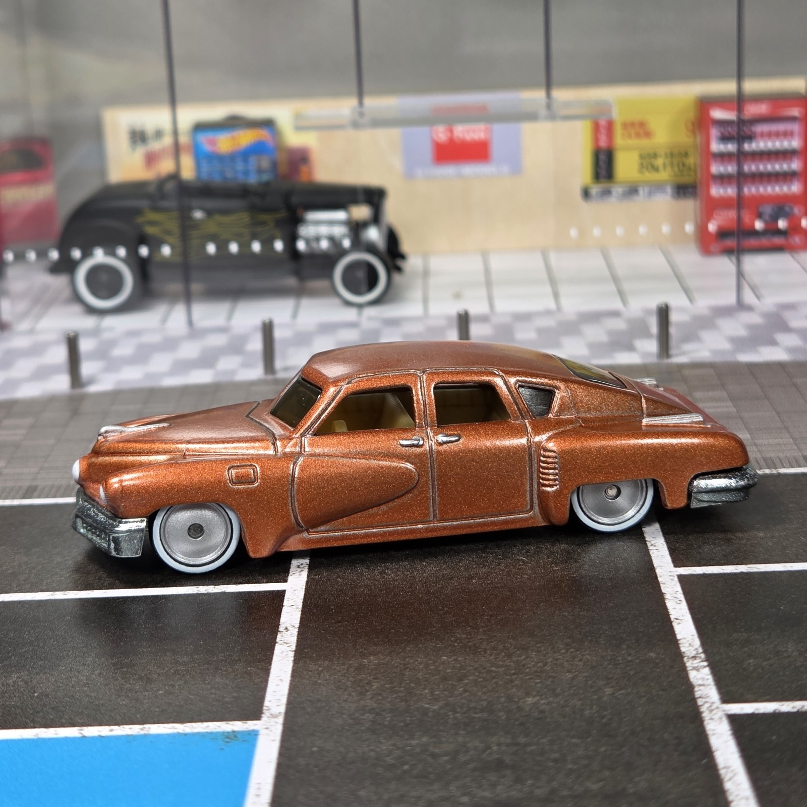 Hot Wheels 2012 Boulevard Ahead Of Its Time Tucker Torpedo Copper Real Riders