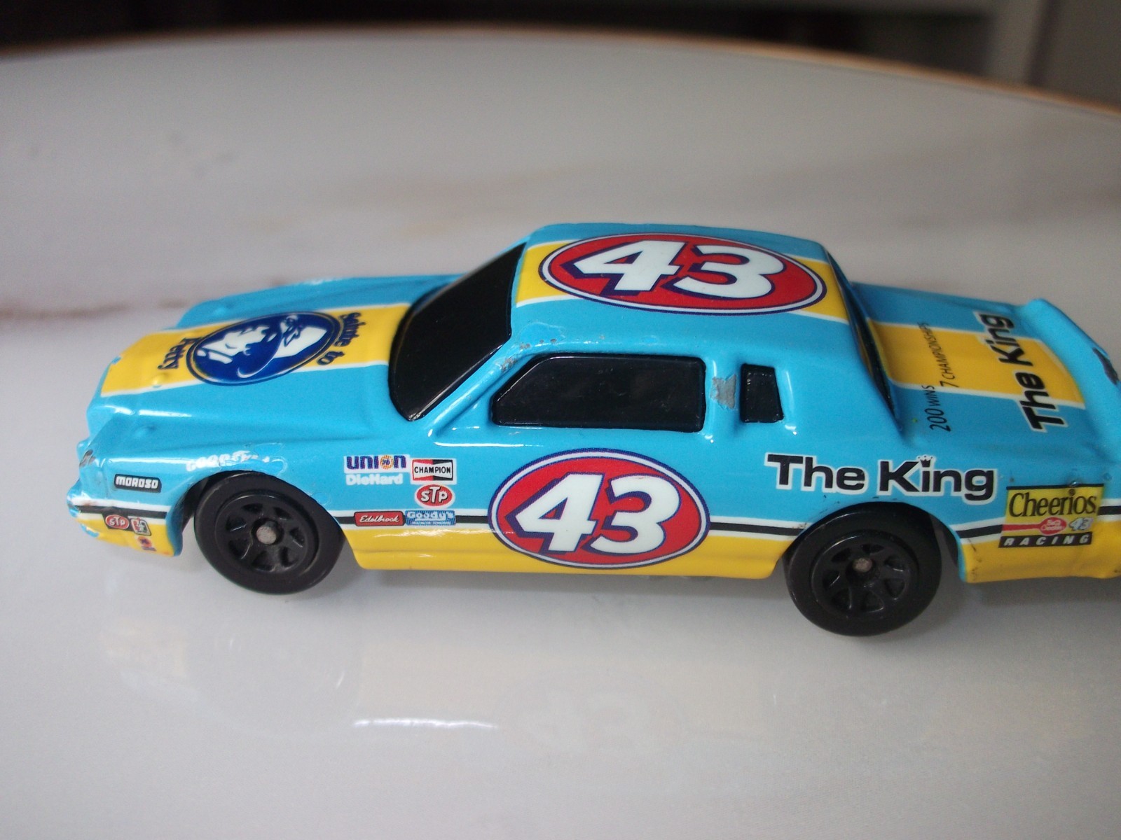 THE KING Richard Petty Vintage 1984 Pontiac Grand Prix 1/64 NASCAR