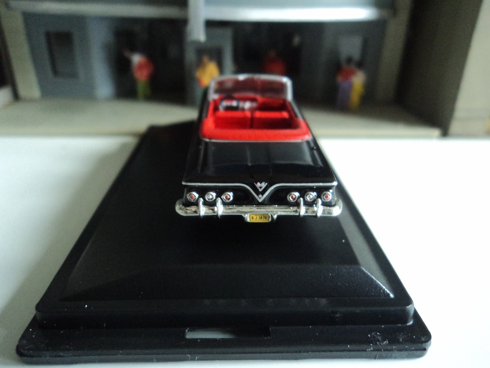 Oxford 1961 CHEVROLET IMPALA Conv. Black / Red 1/87 HO diecast car GM