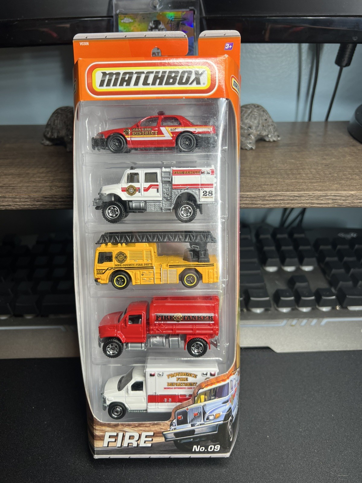 Matchbox 2010 5-Pack FIRE No. 09 – EMT, Fire Trucks MBX Fire District – NEW