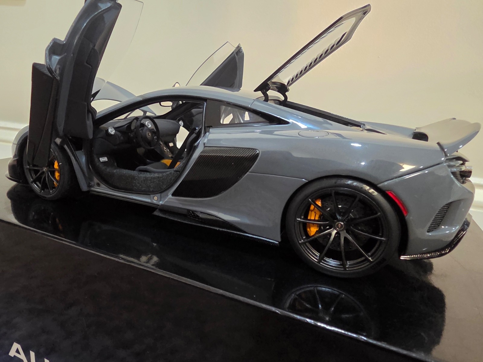 AUTOart 1/18 Mclaren 675LT Chicane GREY 76047
