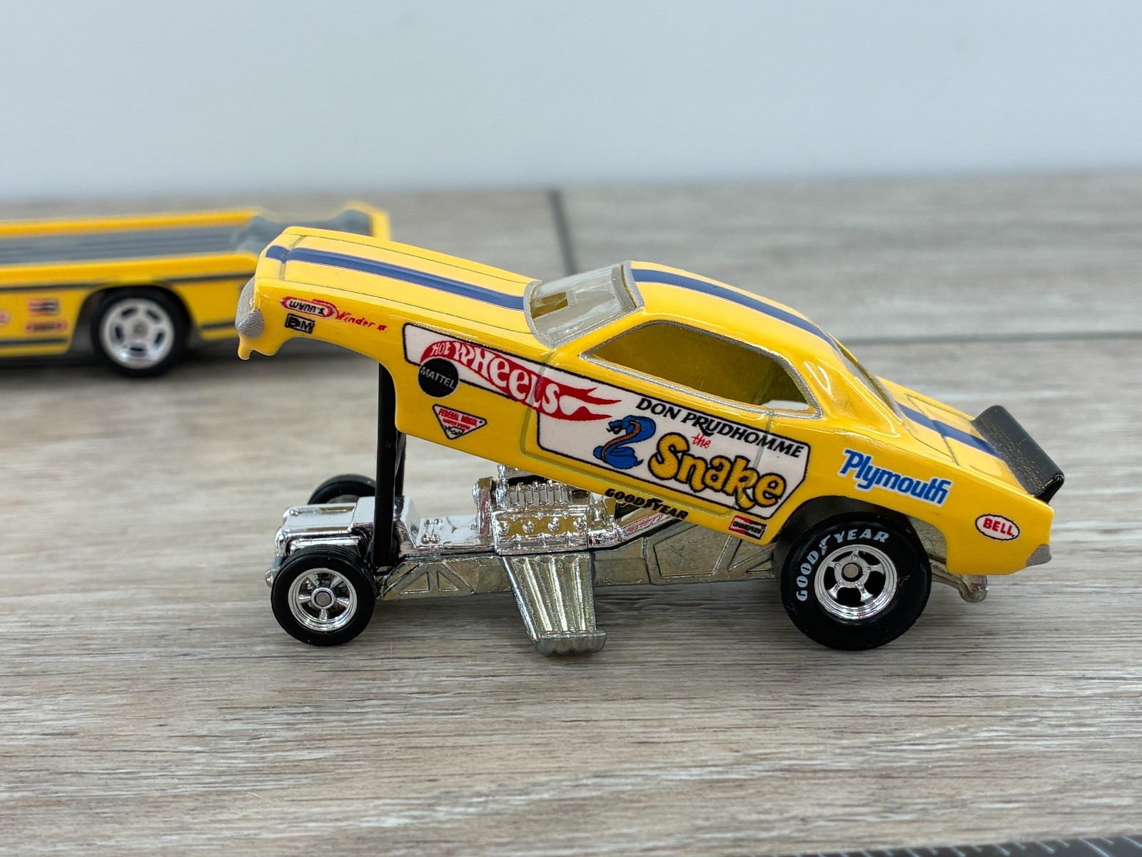 Hot Wheels 1972 Plymouth Barracuda Don Prudhomme Funny Car Retro Rig Truck 2017