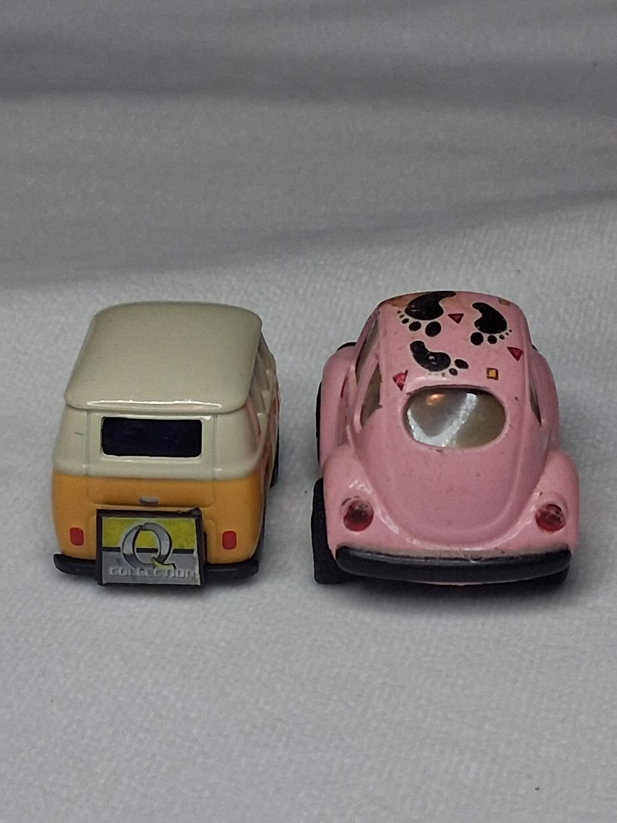 Set of 2 Diecast Pull Back Toy Cars Kintoy VW Beetle & Toysmith VW Bus