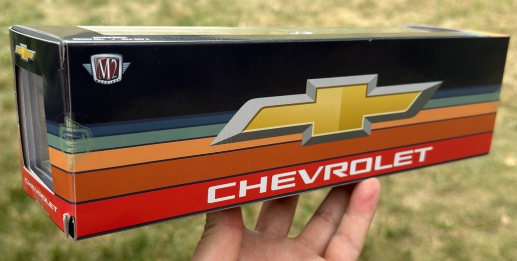 M2 Machines 1975 Chevrolet Cheyenne Super 30 1978 Chevy C10 Silverado R100 Scuff