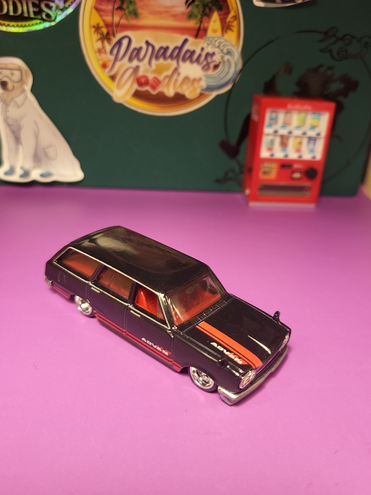 Hot Wheels Premium ’69 Nissan Skyline Van (F36) Loose Premium Team Transport