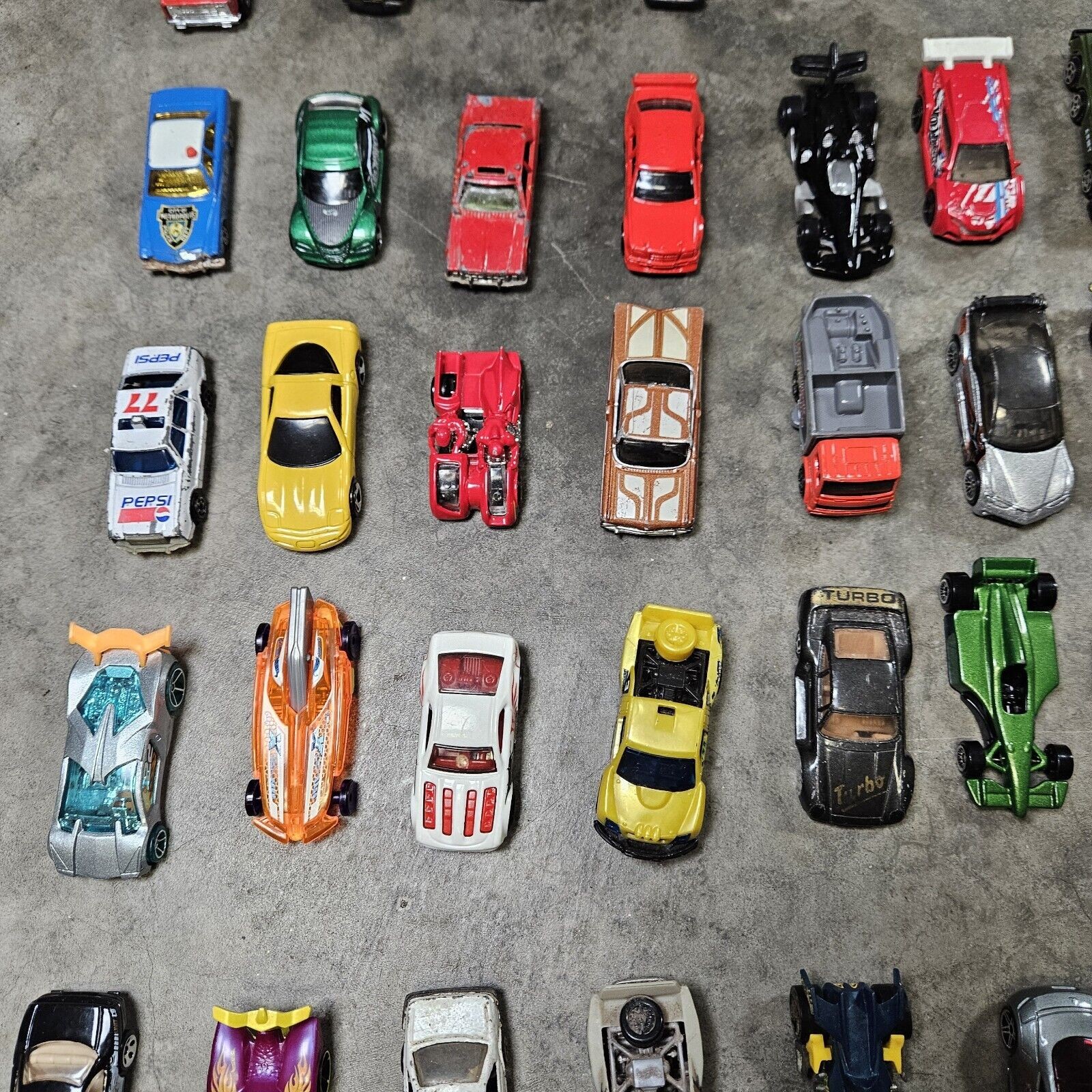 Mixed Lot Of Die Cast And Plastic Cars Different Brands Lot Of 88