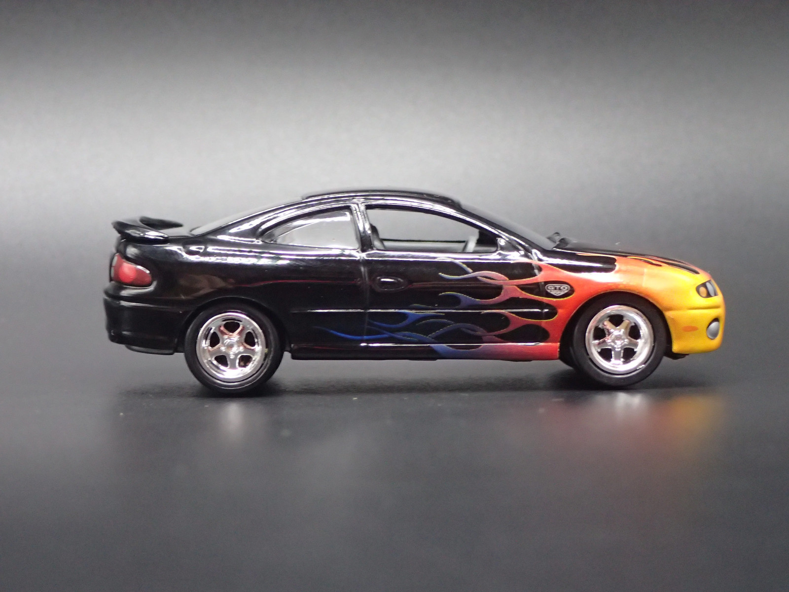 2004-2006 PONTIAC GTO BLACK 1:64 SCALE DIECAST MODEL CAR