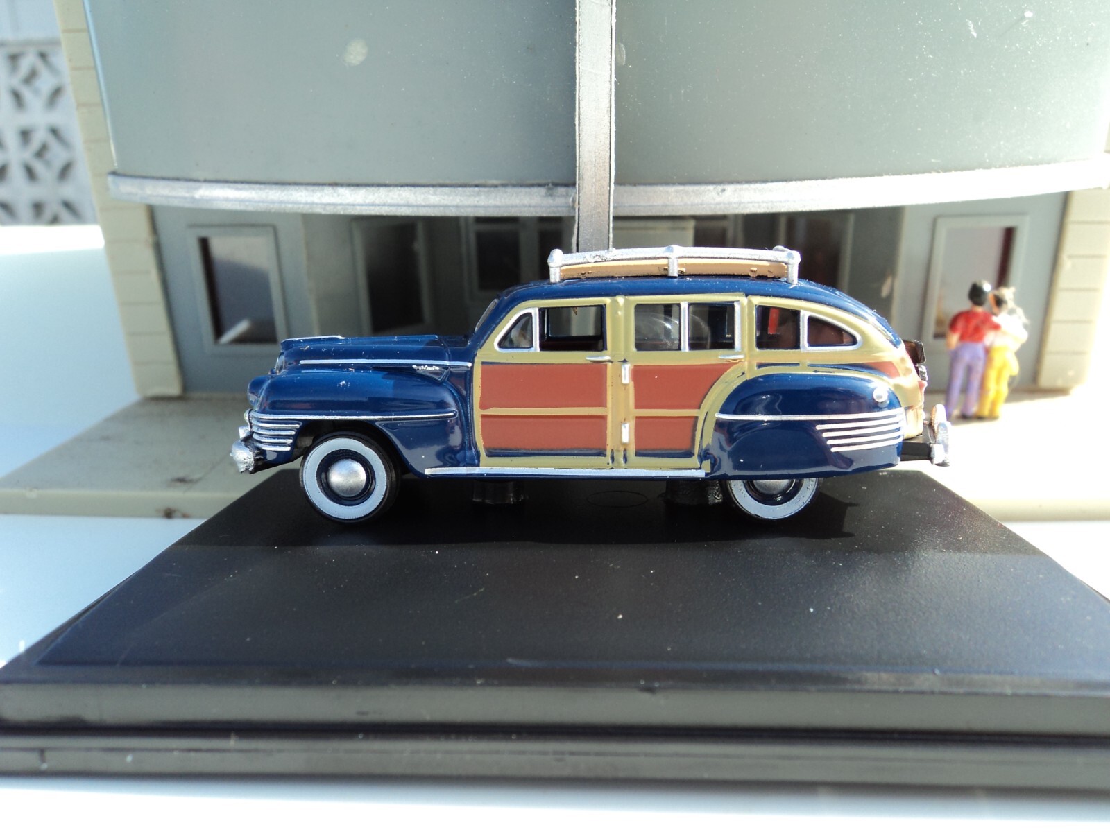 Oxford 1942 TOWN & COUNTRY WOODY WAGON Blue w/ Wood Panels 1/87 HO