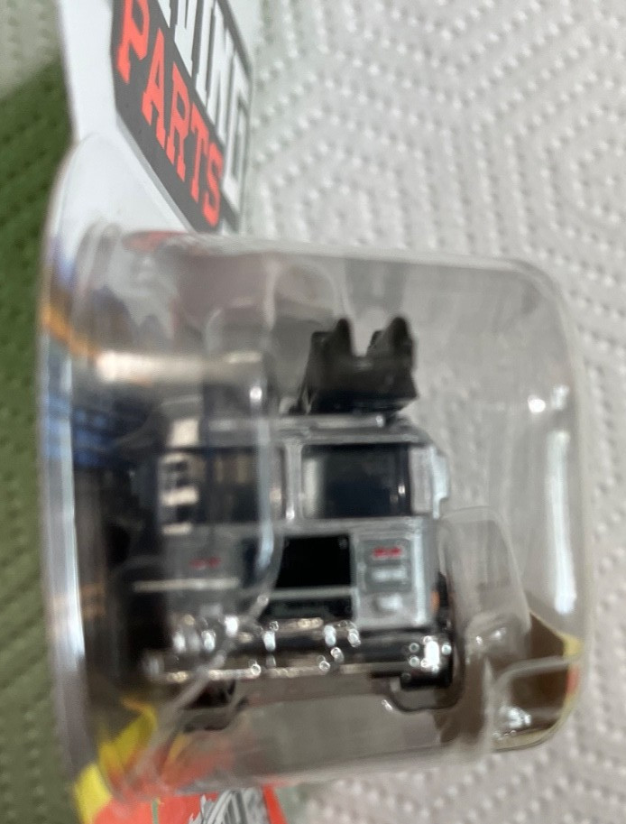 2024 Matchbox / 70 years – Moving Parts SEAGRAVE FIRE TRUCK /Silver/Ladder moves