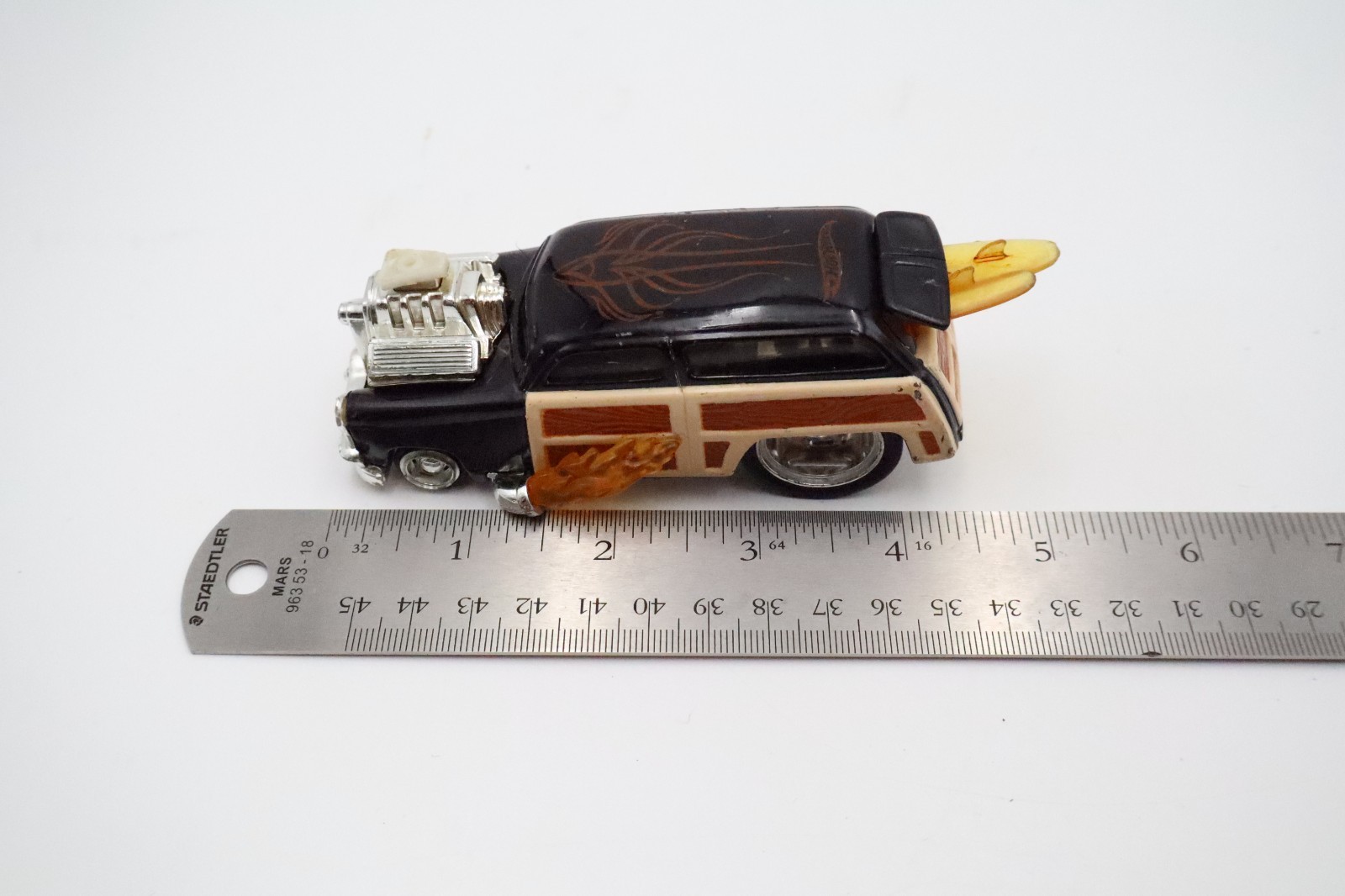 Hot Wheels 1955 Chevy Nomad Woodie Wagon 5” Black Surfboard Die Cast Mattel 1998