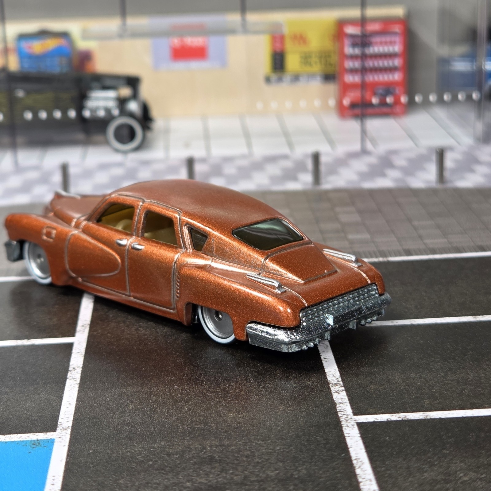 Hot Wheels 2012 Boulevard Ahead Of Its Time Tucker Torpedo Copper Real Riders