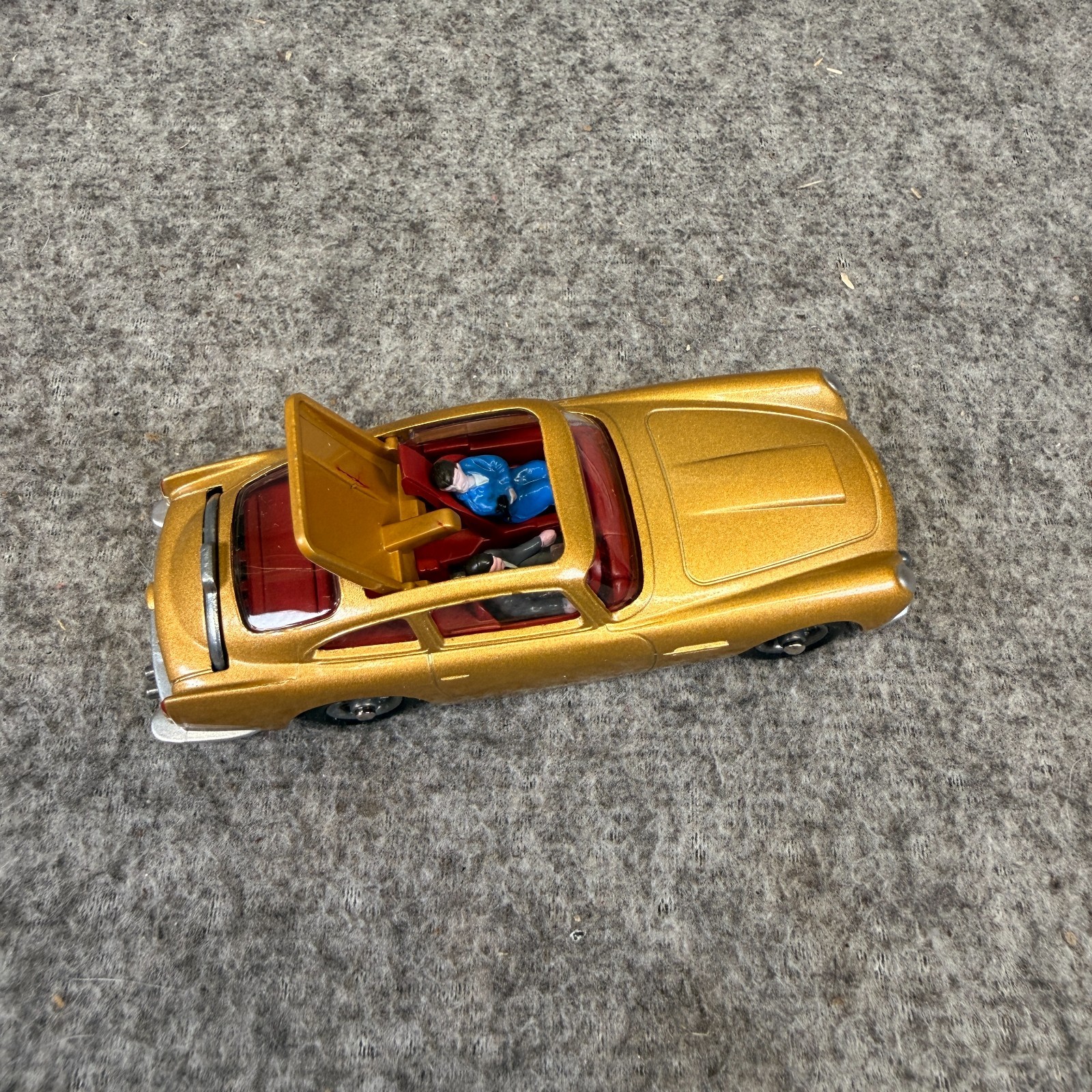 Corgi Model Club 261 James Bond’s Gold Aston Martin D.B.5 2023 MIB