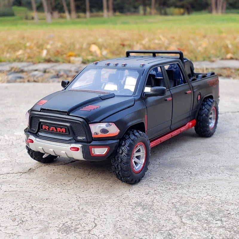 1:32 RAM Pickup Truck Diecast Model Toy w/ Light Sound Pull Back Alloy Car