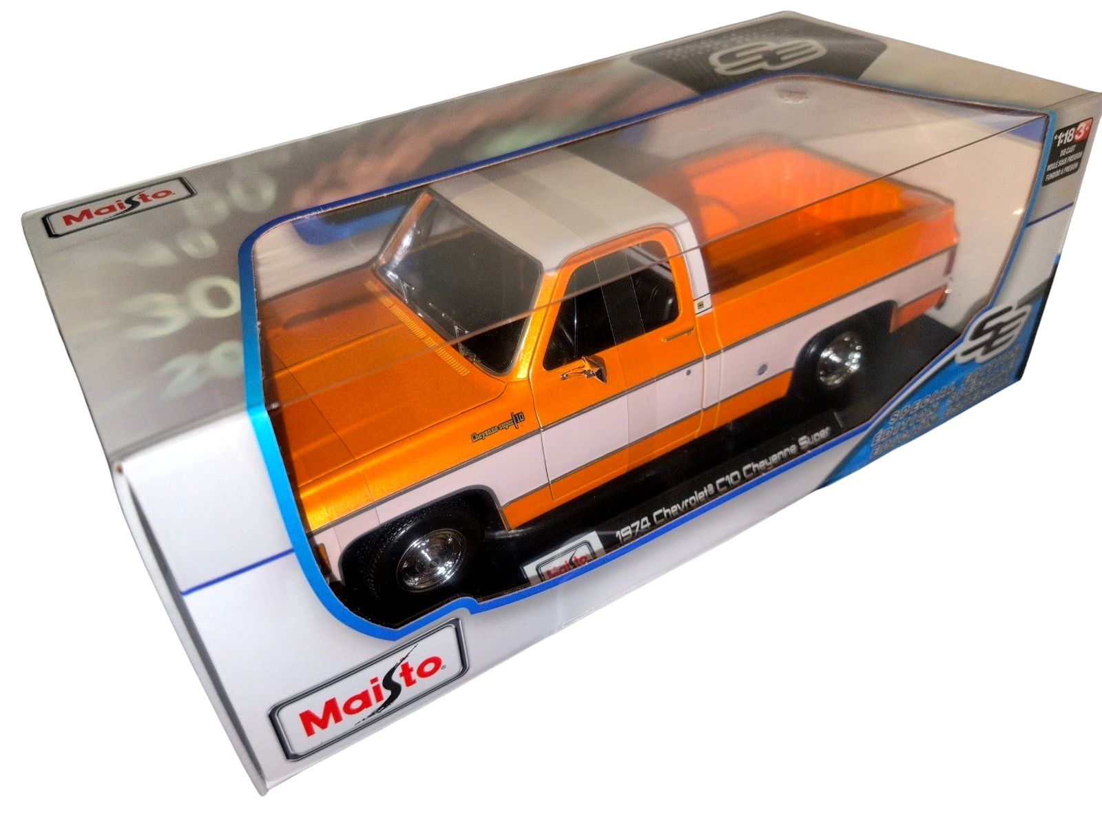Maisto Special Edition 1974 Chevrolet C10 Cheyenne Super 1:18 Orange/White