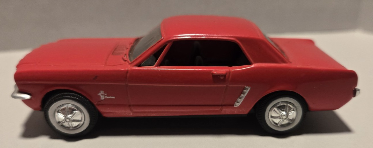 (2) – Ford Diecast Red – 1/32 Scale – Maisto 1953 Pickup – Ertl 1964 1/2 Mustang