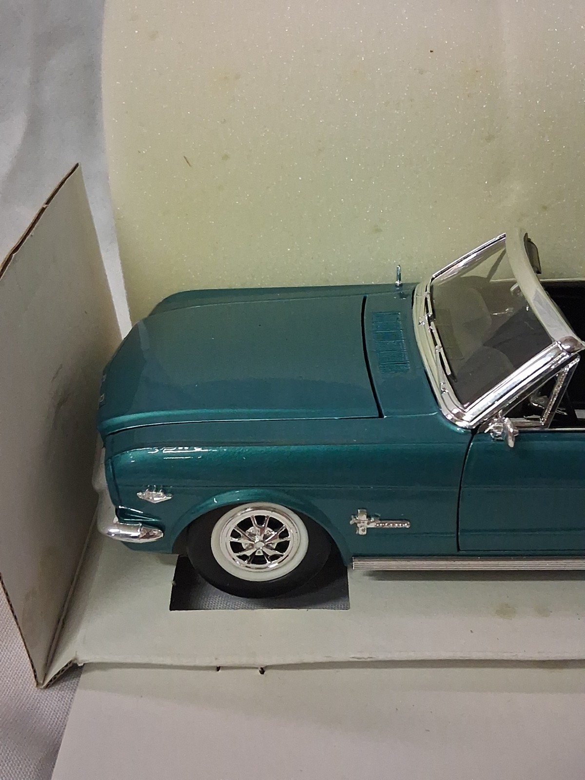 Mira die cast Ford Mustang Convertible 1965. Golden Line Collection. Teal NIB
