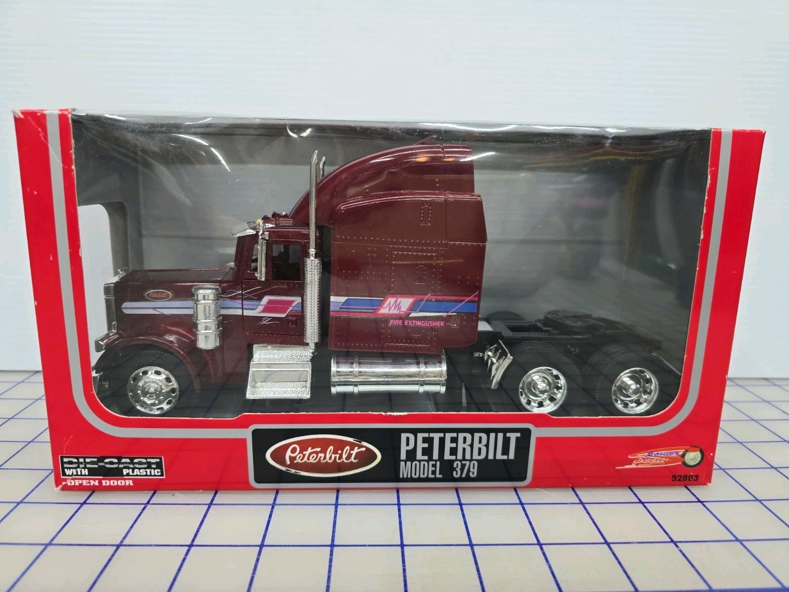 Peterbuilt Tractor 1:32 Scale Precision Die Cast And Plastic Red 379 Pete