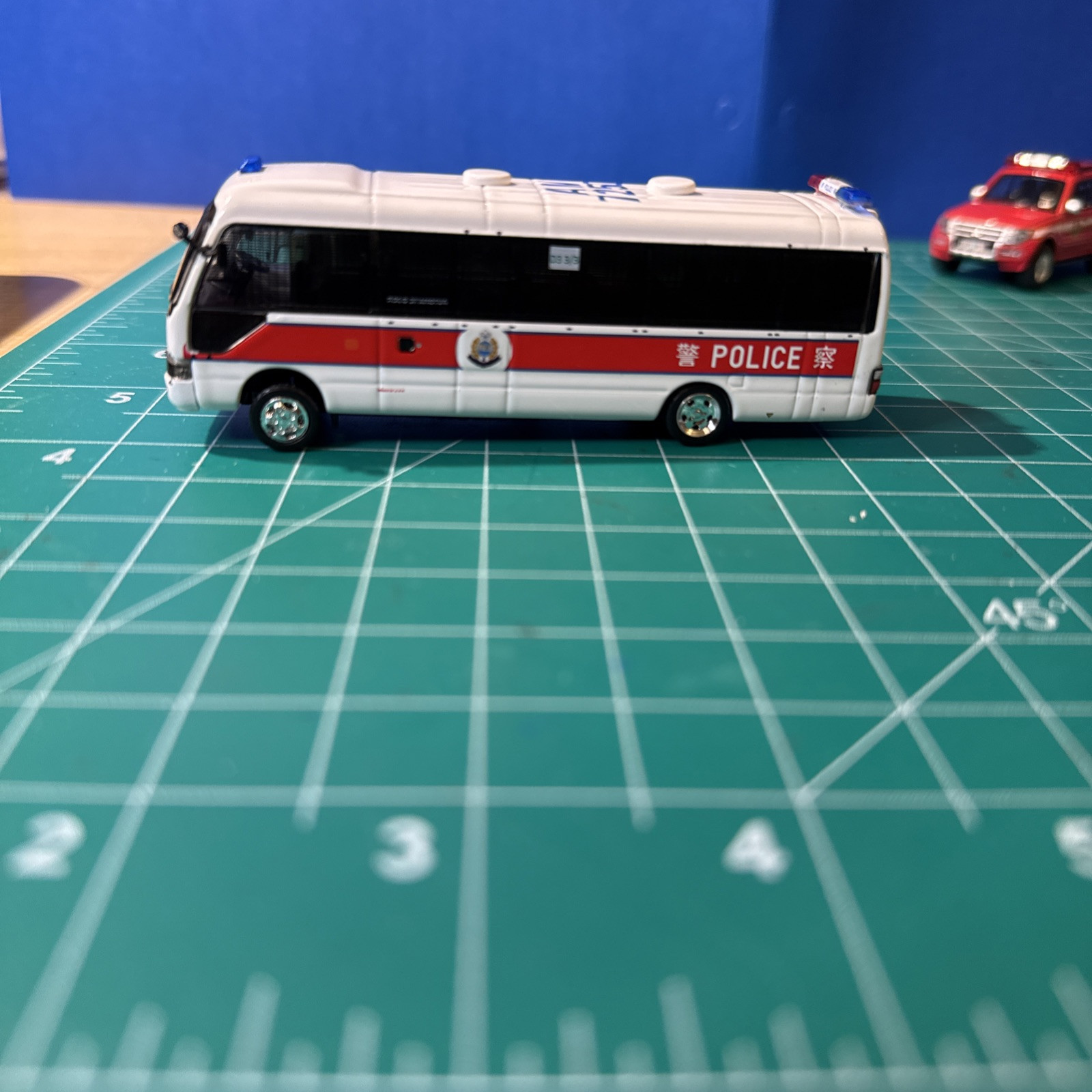 Tiny Brand 1:76 Toyota Coaster Hong Kong Police Bus Am 7250