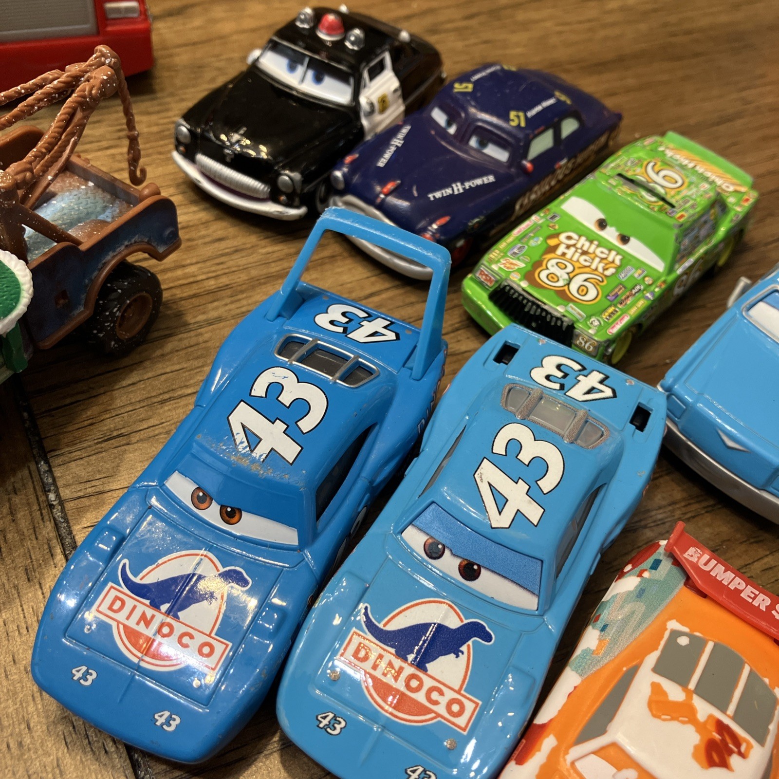 Lot of 24 – Disney Pixar Mattel Cars Diecast Pullback Plastic Various Characters