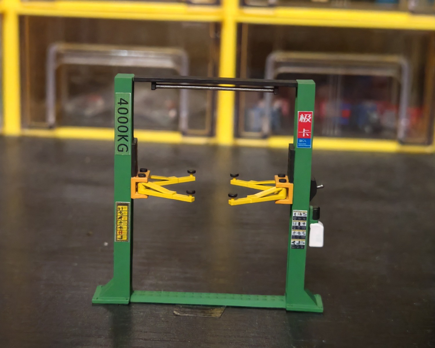 Diorama 1/64 Car Garage Lifter Model Repair Workshop Tools Scene Accessory Props