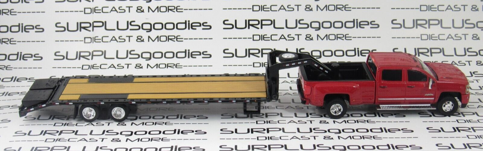 Greenlight 2018 CHEVROLET SILVERADO HD 3500 Dually Pickup w/Gooseneck Trailer