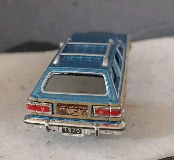 Motor Max American Graffiti 1:64 Scale 1979 Chrysler LeBaron (Rare Blue)