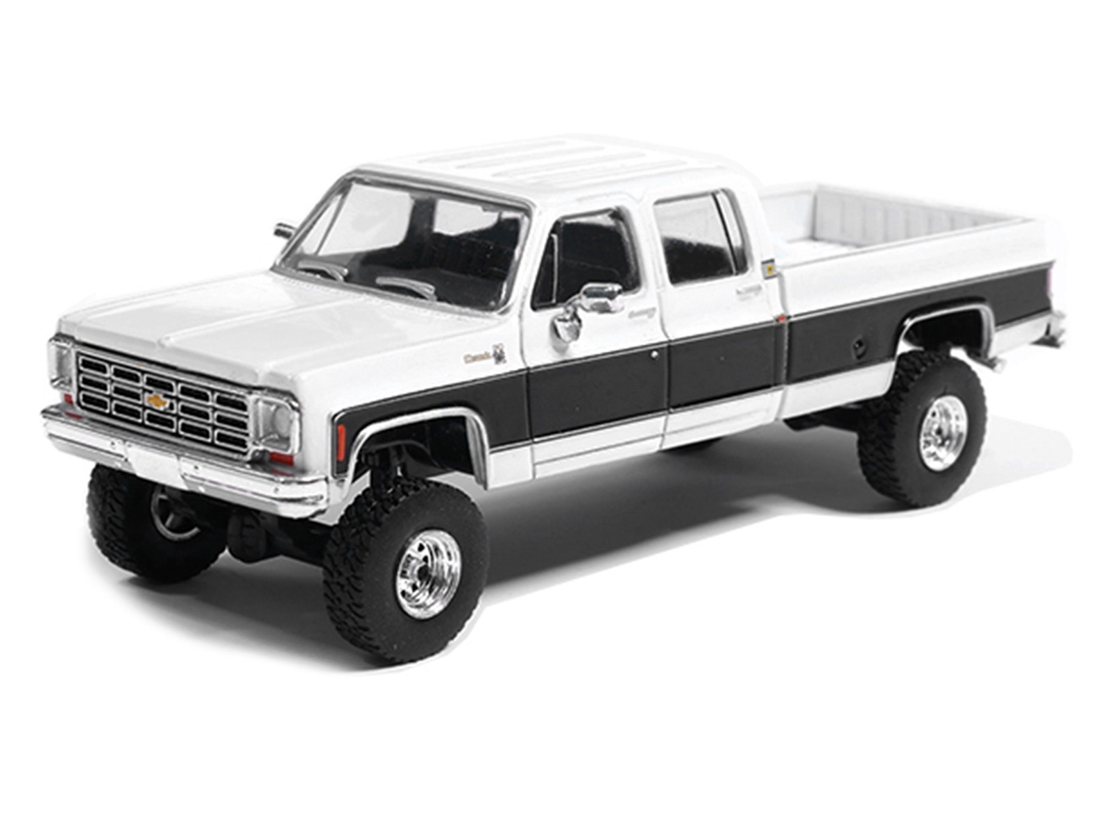 1978 CHEVROLET SIVERADO K30 PICKUP WHITE & BLACK 1/64 MODEL BY IXO IAPR1012