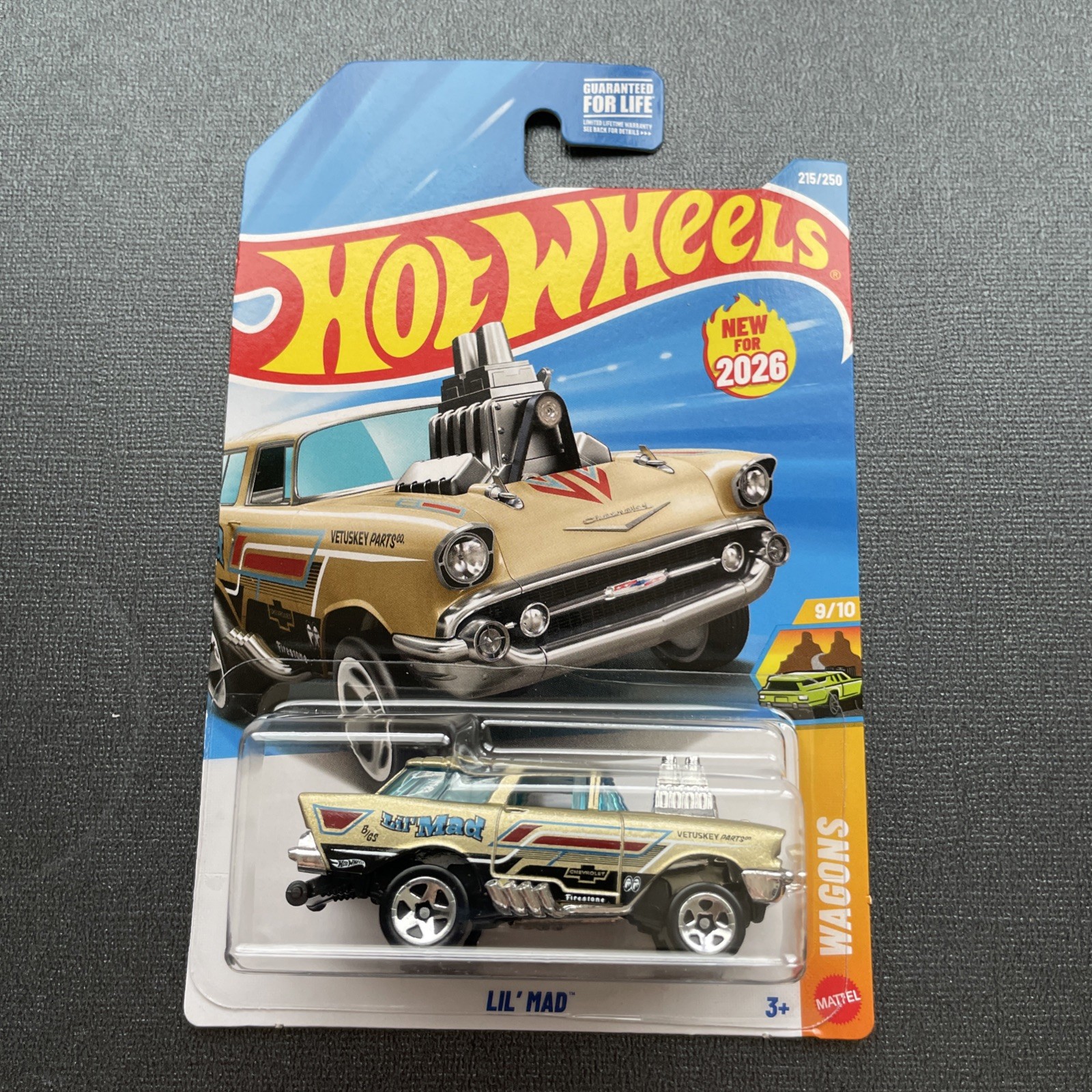 Hot Wheels – LIL’ MAD – Wagons 9/10 – #215 L Case – ‘57 Chevy Nomad – Gold