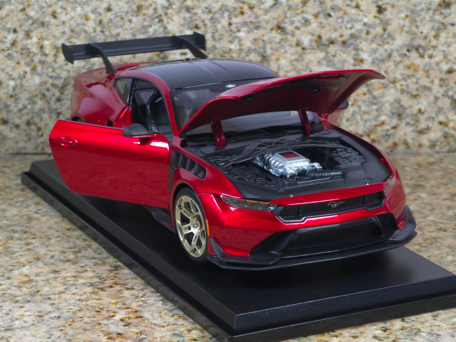 2025 Ford Mustang GTD 1:18 Maisto Exclusive Style Special Edition – RED