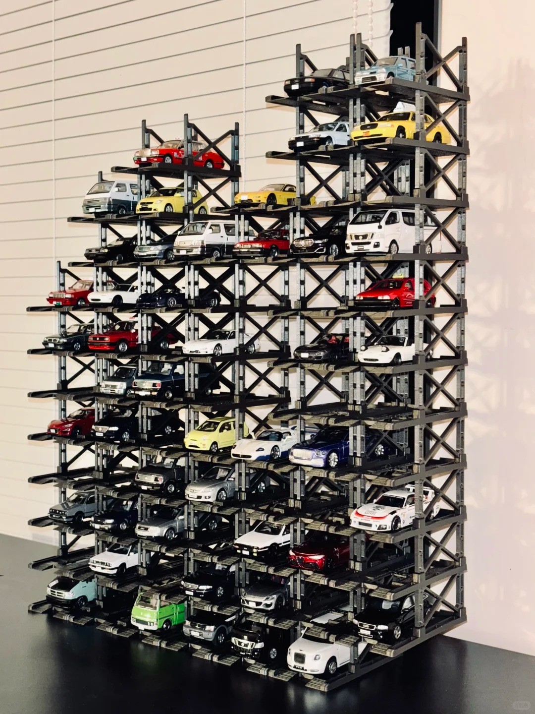US Diorama 1/64 Parking Rack Model Set Garage Magnetic Acrylic Display Case Gift