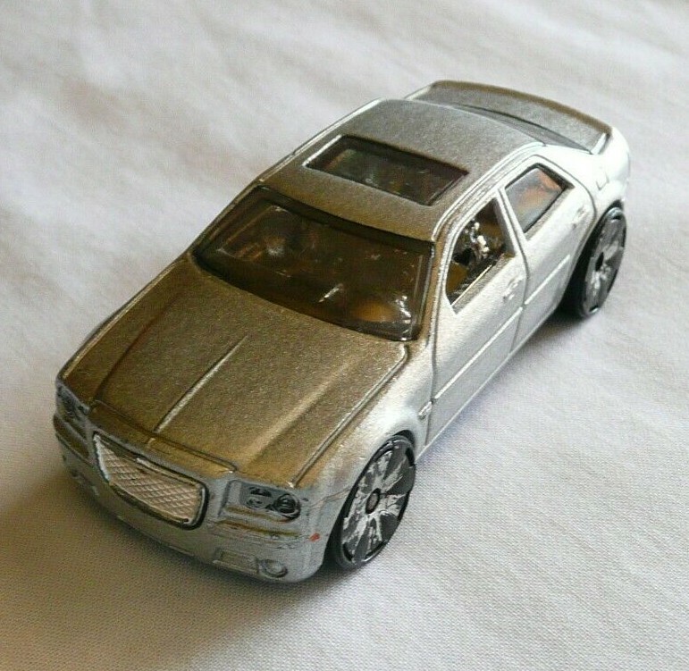 2005 Hot Wheels Mattel Chrysler 300C Hemi Silver Malaysia loose