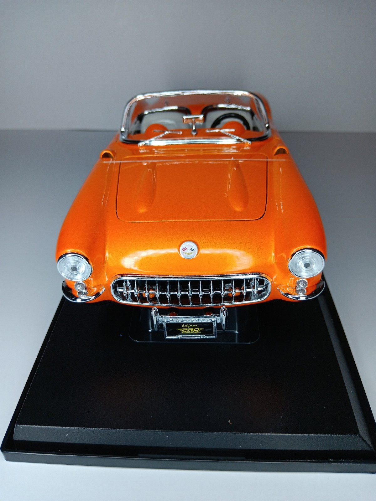 1957 Corvette 1:18 Maisto Exclusive Style Special Edition – Orange