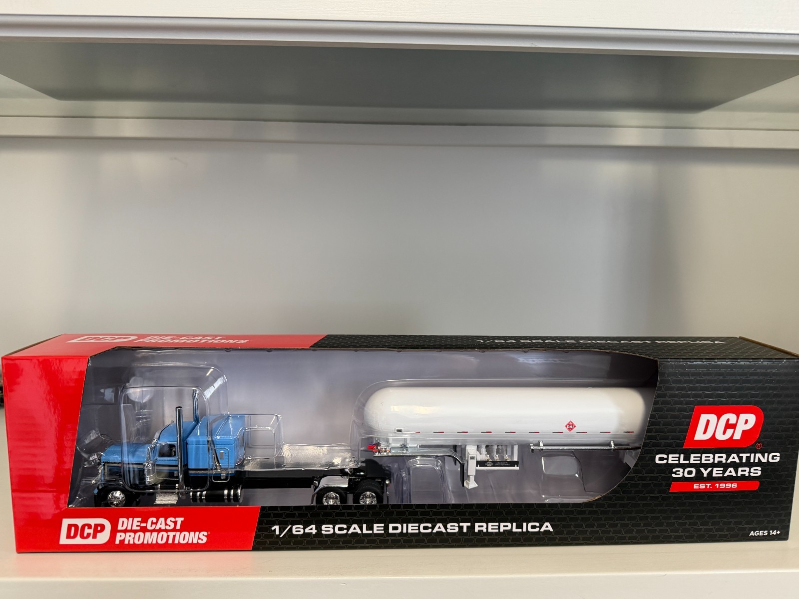 NEW DCP 69-2304 BLUE BLACK PETERBILT 389 W/ PROPANE BOTTLE CHROME FENDERS NIB