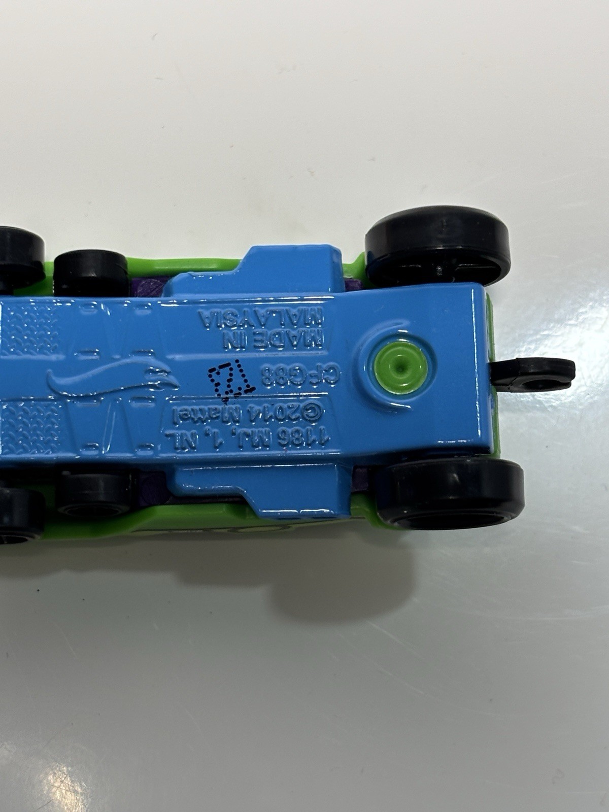 Hot Wheels2014 Loopster Green 1:64 Diecast 2 3/4″ Roller Coaster Car W Riders