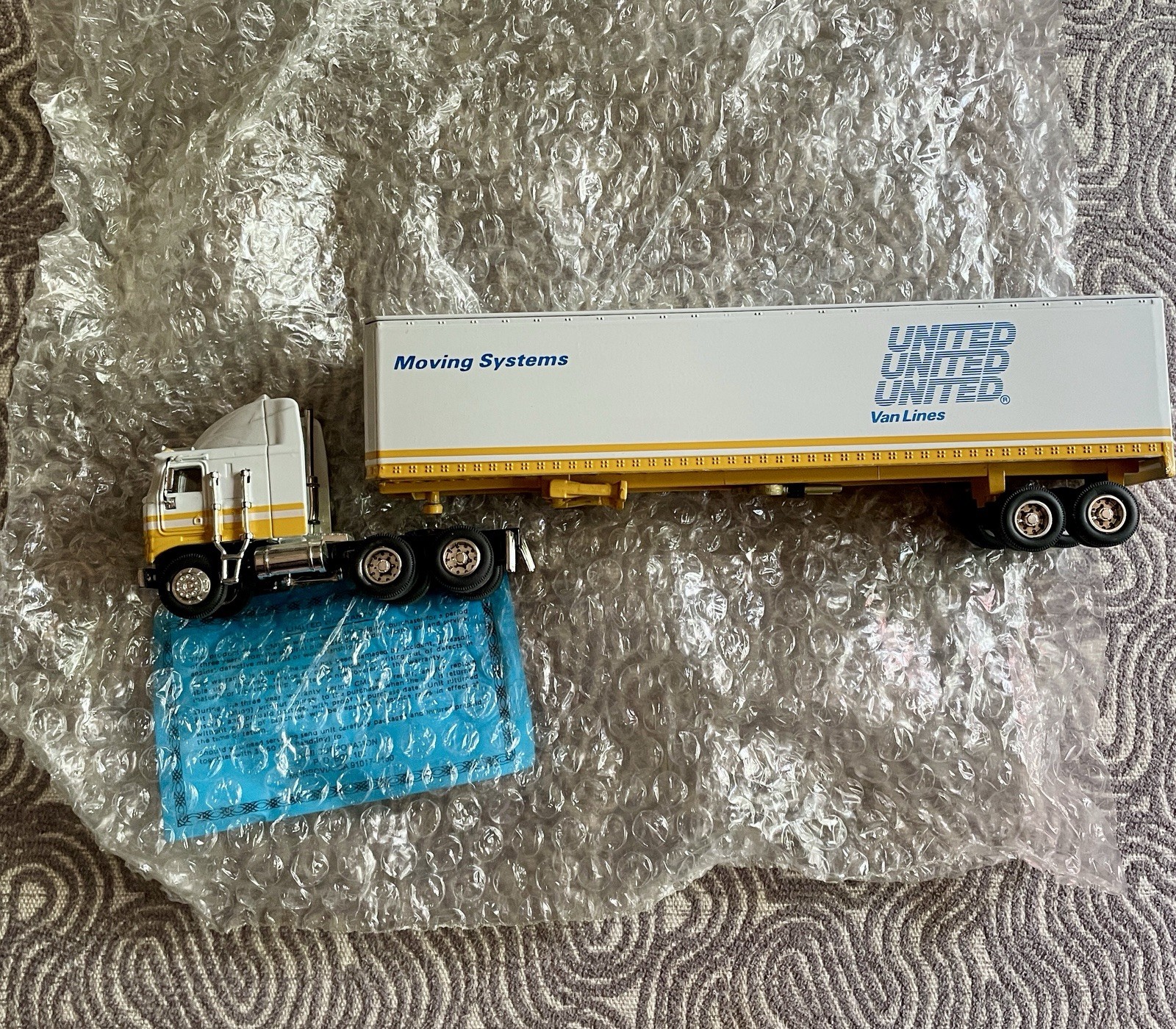 L 1987 Road Champs, Kenworth United Van Lines, Tractor Trailer 1991