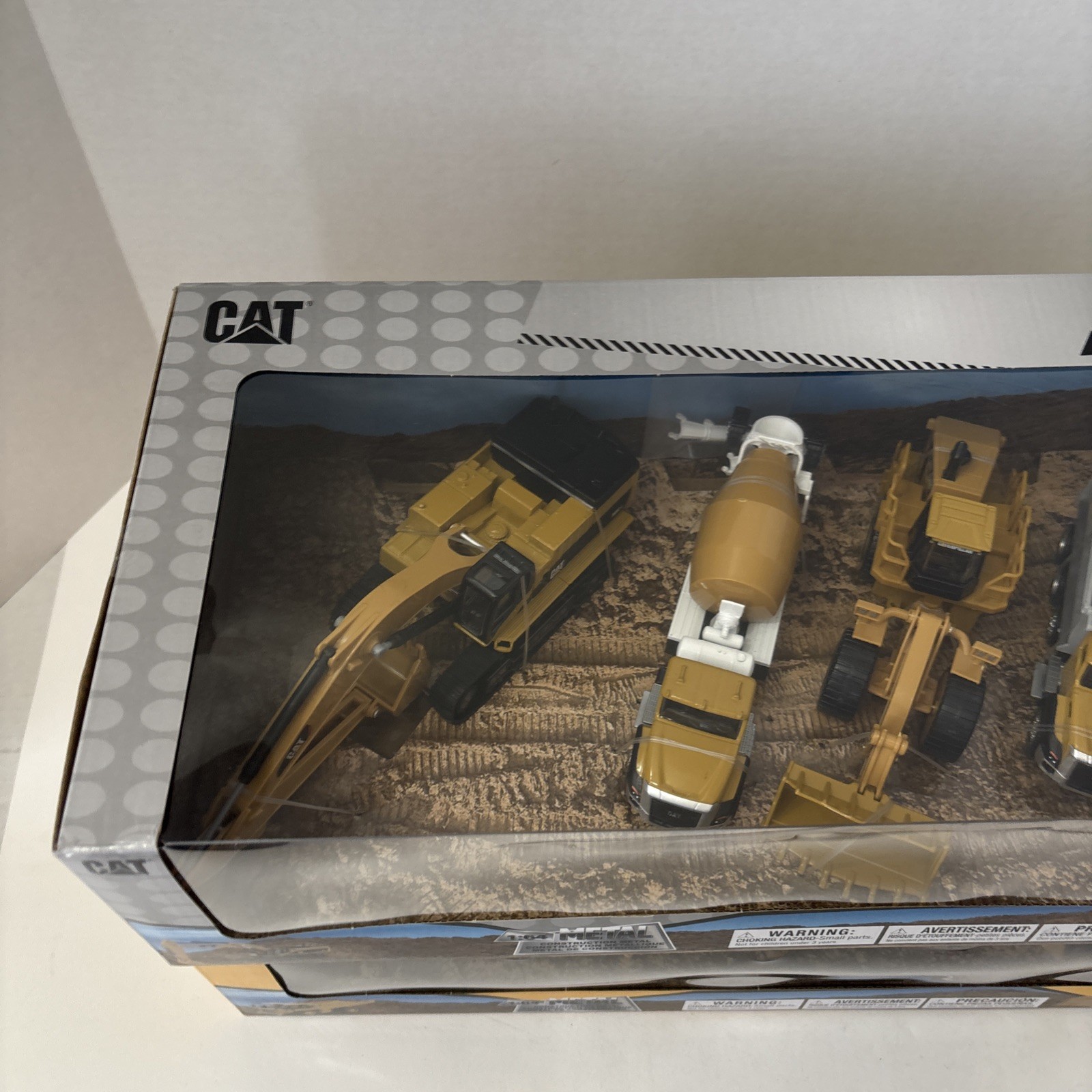 Diecast Masters 1:64 CATERPILLAR Metal Construction Trucks 2 Sets Of 4 – SEALED