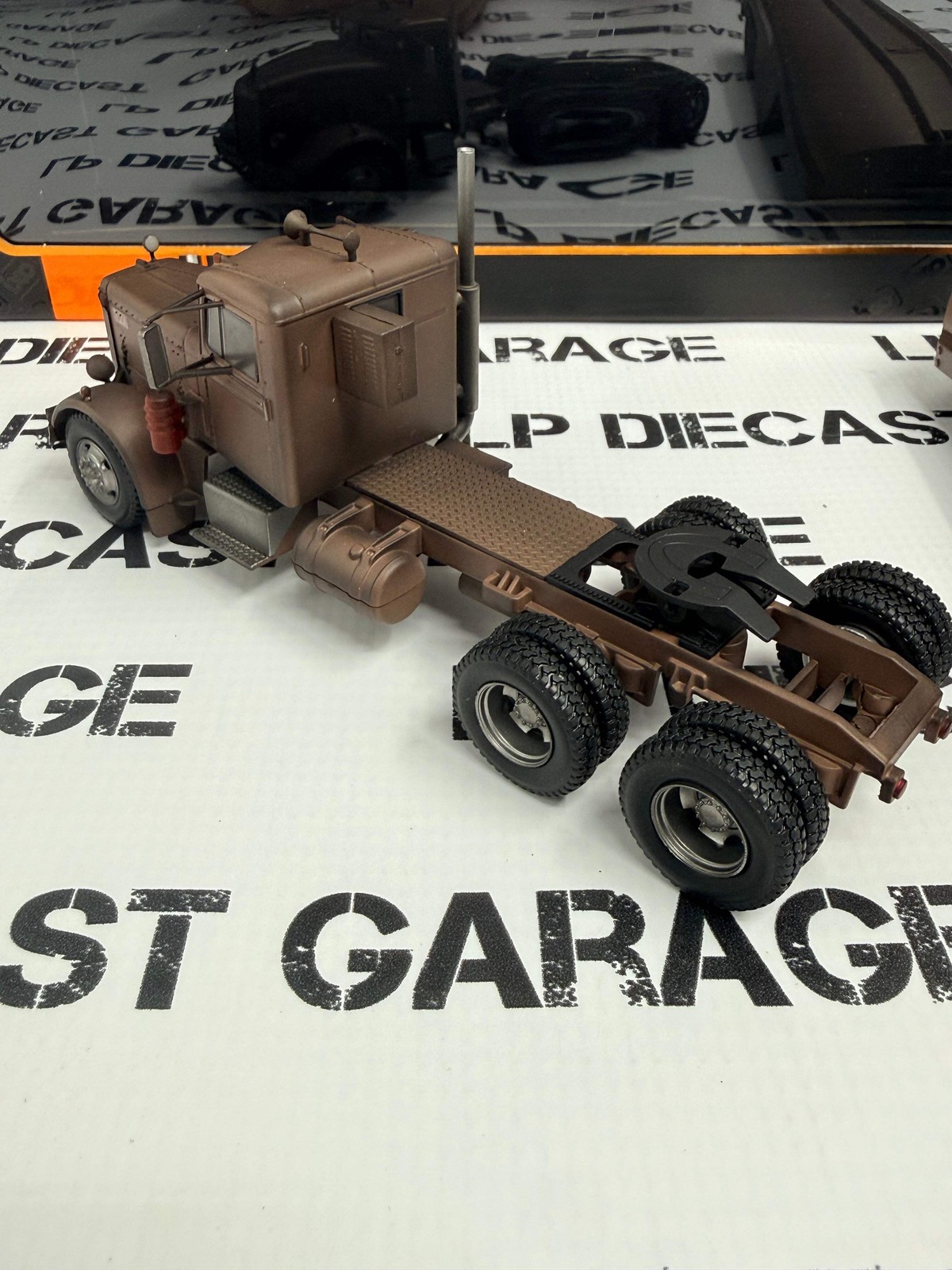 IXO Models 1955 Peterbilt 281 Tanker Truck Trailer DUEL Movie 1:43 Diecast